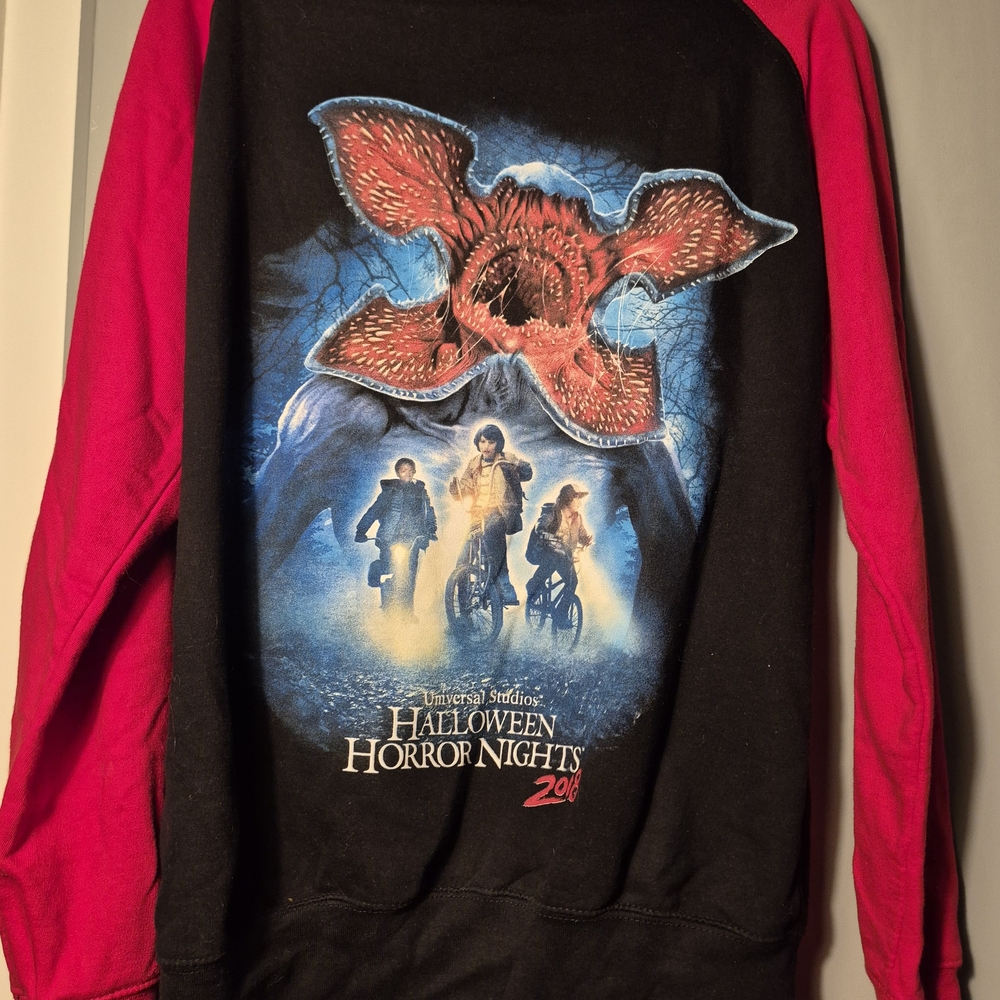 Universal Studios x Stranger Things Hoodie - Picture 2 of 8